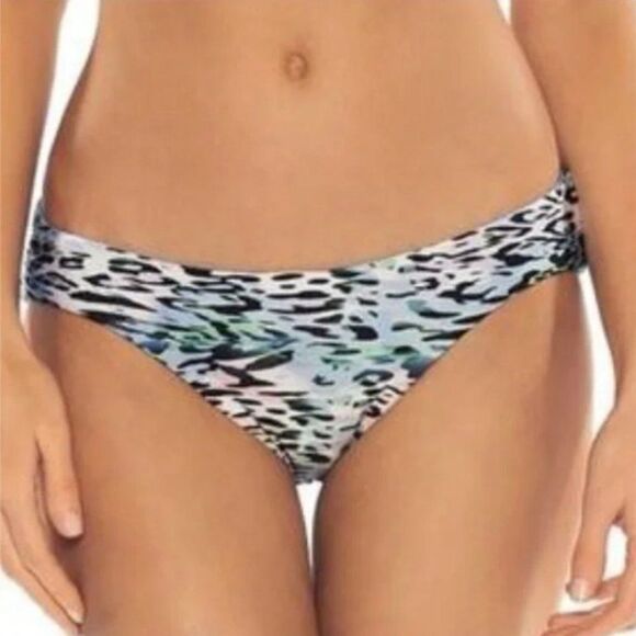 BECCA Reversible Hipster Bikini Bottom Leopard Print / Blue Ruching Sz L NWT - Picture 4 of 13